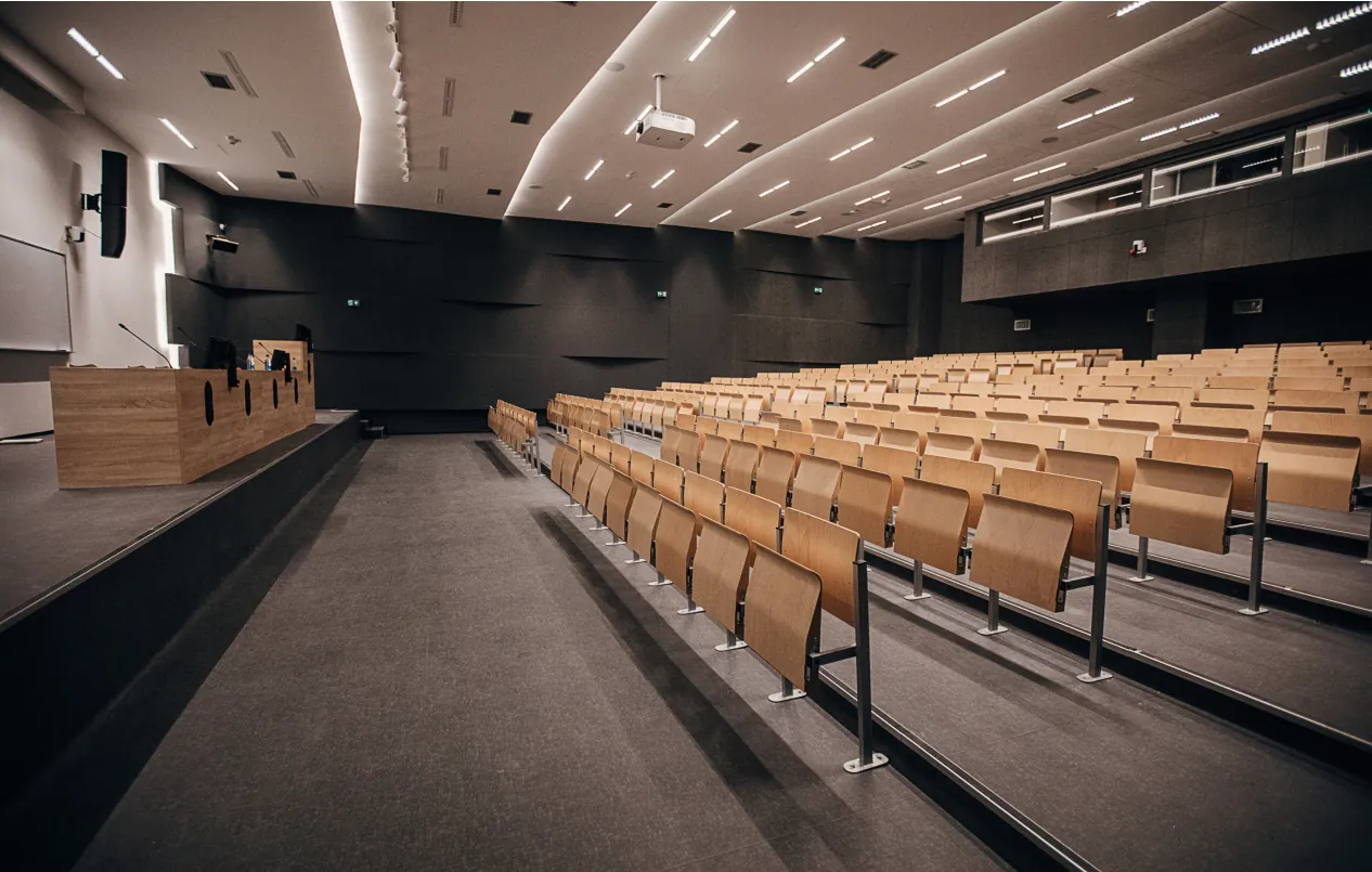 Tiered lecture hall